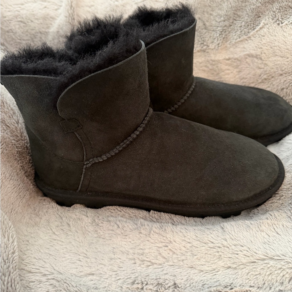 Kirkland 100% Shearling Ankle Boots sz 7 Cushioned NEW